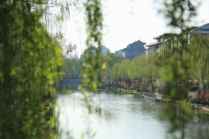 The canal that runs past Deshengmen Watchtower is a great route for bike riding home.