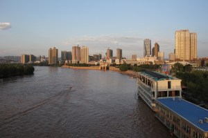 The wavy building in the middle in the distance: Timeshare sales office.