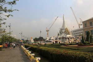 One of the many temples packed into the area next to the river.